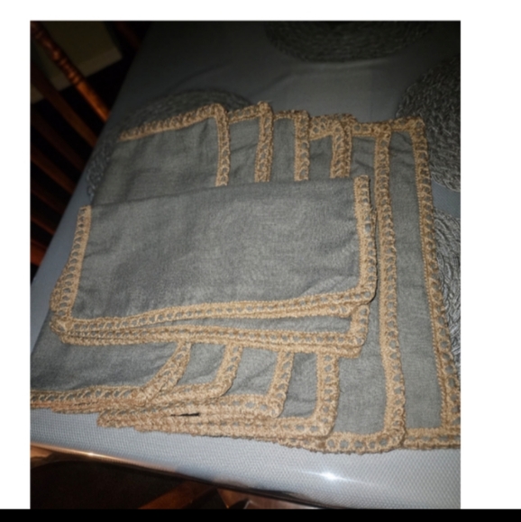 BIG PRICE DROP!!  QTY 6 - 20X20 / QTY 2 - 18X18 SOFA PILLOW COVERS GRAY & TAUPE - Picture 3 of 8